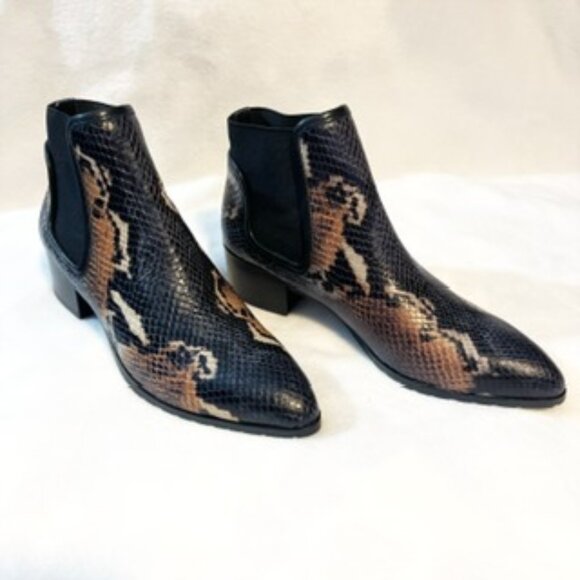 Donald Pliner Dyla Leather Chelsea Boots Size 6 Snake NEW - Picture 2 of 6